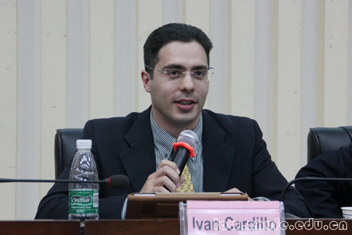6.Ivan Cardillo老师补充发言.JPG