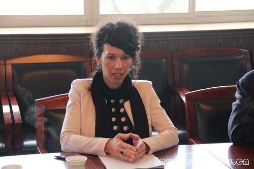 1.蒙特利尔大学校长助理 发言.jpg