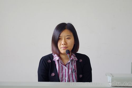 IMG 1.刘青老师授课.jpg