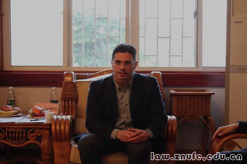 4.Ivan Cardillo进行翻译.jpg