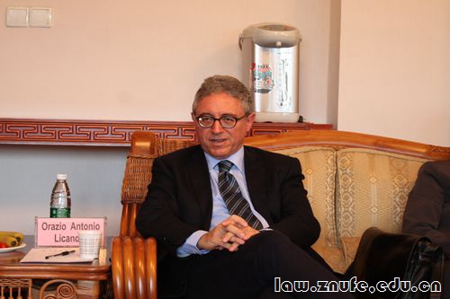 2.Orazio Antonio Licandro教授说话.jpg