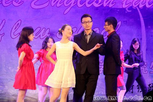 1.一等奖节目国际法歌舞剧《school love》.jpg