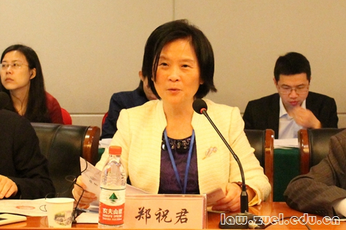 2.郑祝君教授讲解论文.jpg