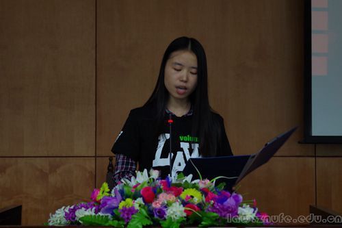 2.第十一届服务团团长陈惠汇报工作.jpg