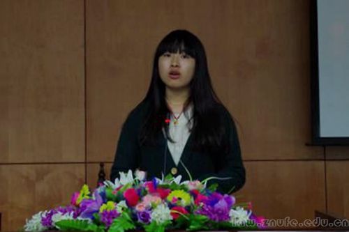 6.第十二届服务团代表郑舒倩发言.jpg